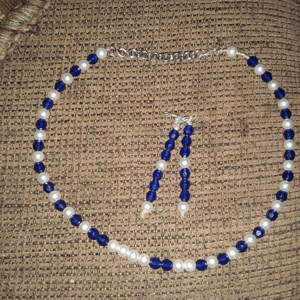 Necklace and earrings set
